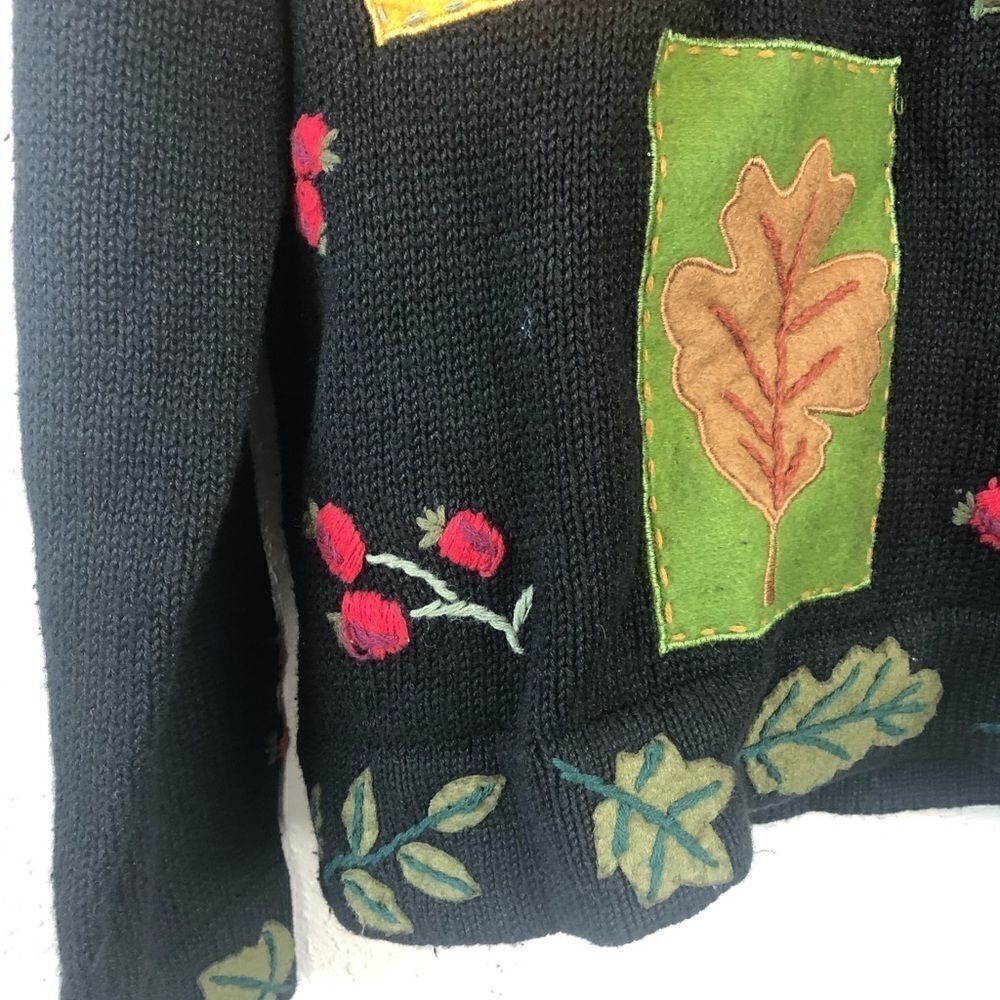 All Points Fall Leaves Sweater Size Medium - Picture 5 of 7